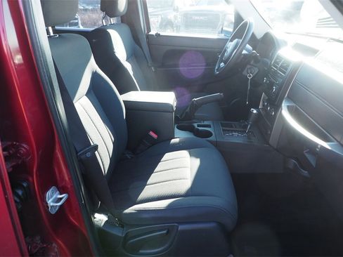 Used 2012 Jeep Liberty Sport image 16