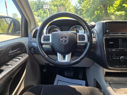 Used 2012 Dodge Grand Caravan Crew w/ Crew Value Pkg FWD image 33