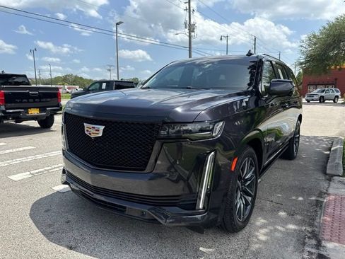 Used 2022 Cadillac Escalade Sport Platinum AWD/4WD image 4