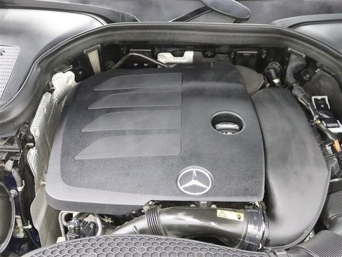 Used 2020 Mercedes-Benz GLC 300 4MATIC image 38
