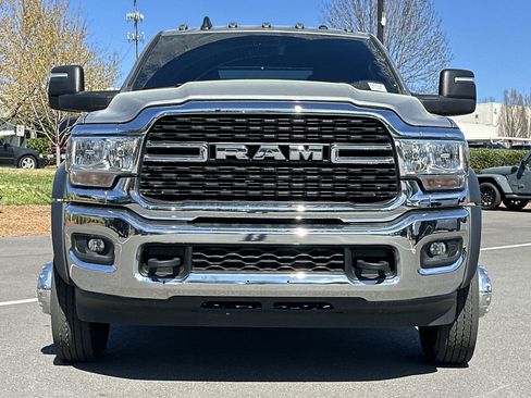 Used 2024 RAM 4500 SLT w/ Quick Order Package 2YG SLT image 9