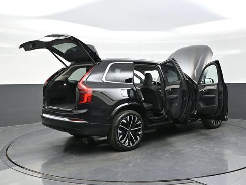 Used 2025 Volvo XC90 B5 Ultra AWD/4WD image 43