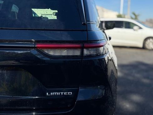 Certified 2022 Jeep Grand Cherokee L Laredo image 9