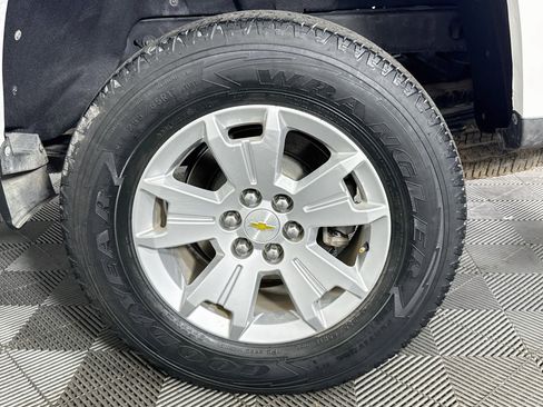 Used 2022 Chevrolet Colorado LT w/ Fleet Safety Package RWD image 32