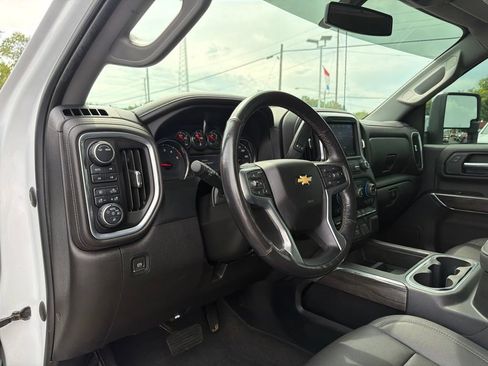 Used 2022 Chevrolet Silverado 3500 LTZ w/ LTZ Convenience Package AWD/4WD image 10