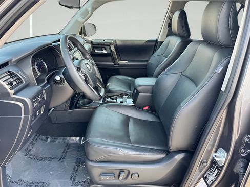 Used 2019 Toyota 4Runner Limited AWD/4WD image 17