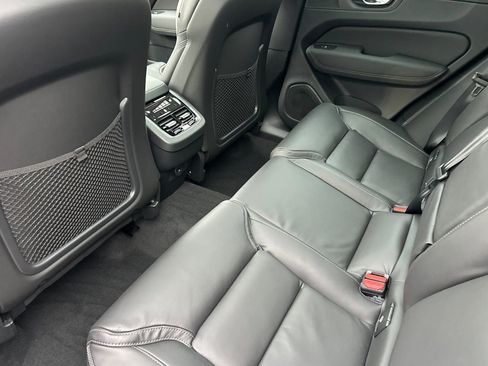 New 2026 Volvo XC60 B5 Ultra w/ Climate Package image 4