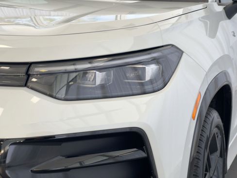 New 2026 Volkswagen Tiguan SE R-Line AWD/4WD image 11