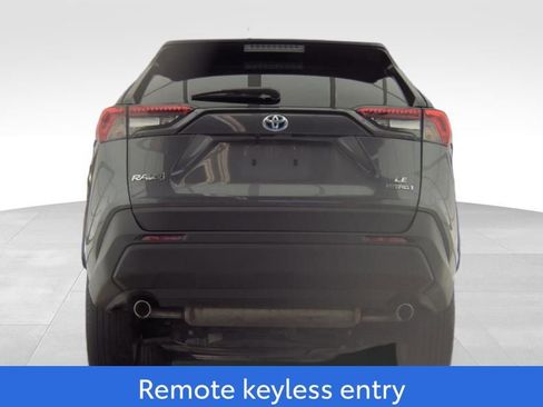 Used 2022 Toyota RAV4 LE image 3