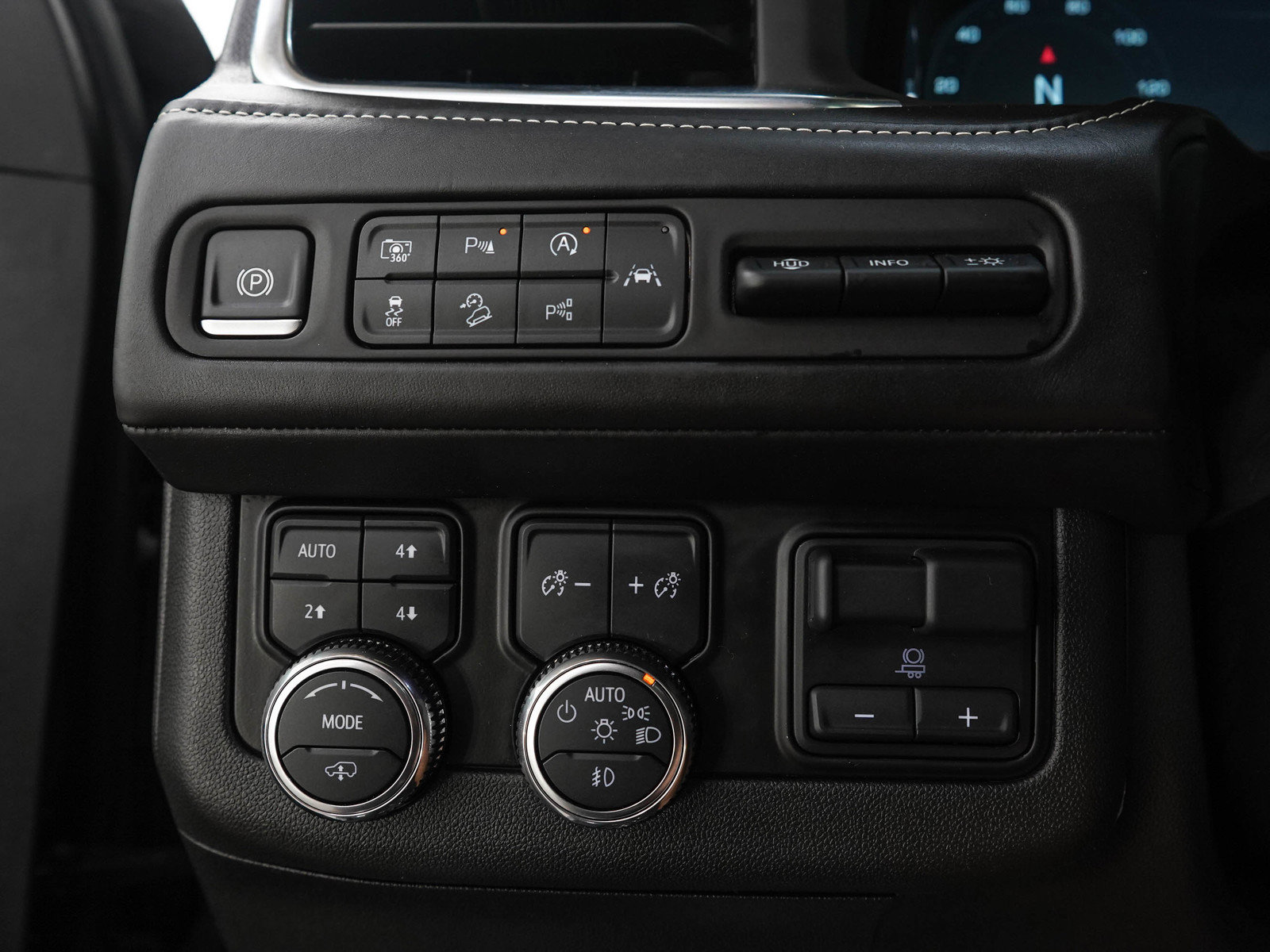 Used 2024 GMC Yukon Denali Ultimate AWD/4WD image 27