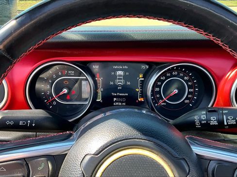 Used 2022 Jeep Wrangler Rubicon w/ LED Lighting Group AWD/4WD image 23