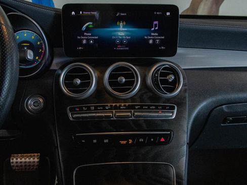 Used 2020 Mercedes-Benz GLC 300 4MATIC Coupe image 4