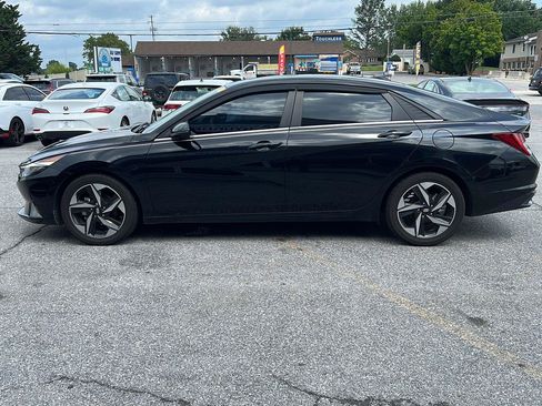 Certified 2022 Hyundai Elantra Limited FWD image 2