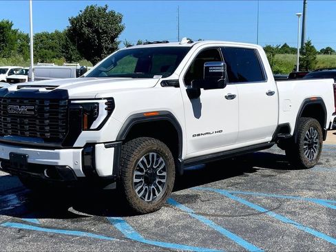Used 2024 GMC Sierra 2500 Denali Ultimate w/ Max Trailering Package AWD/4WD image 5