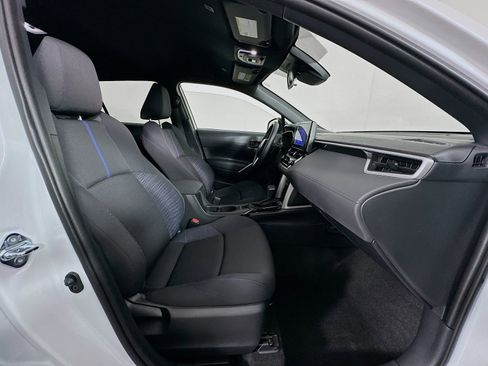 Used 2025 Toyota Corolla Cross AWD Hybrid image 27