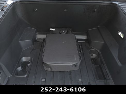 Used 2025 GMC Sierra EV Denali AWD/4WD image 51