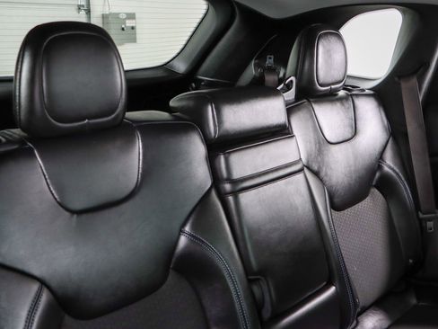 Used 2019 Jeep Cherokee Latitude Plus w/ Comfort/Convenience Group image 27