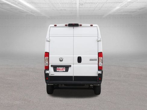 Used 2024 RAM ProMaster 2500 FWD image 10