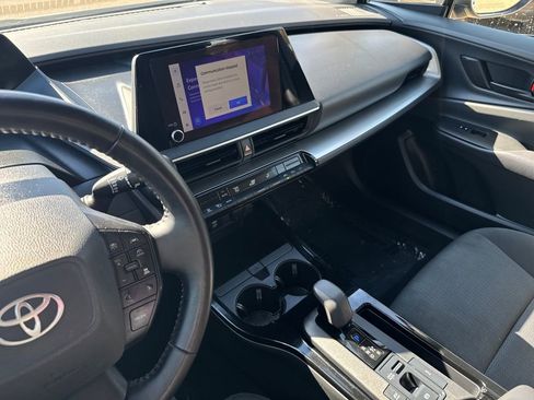Used 2024 Toyota Prius LE image 19