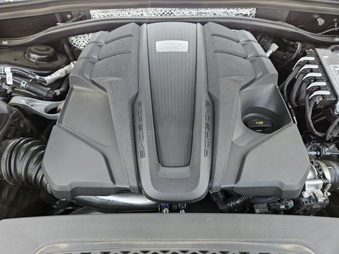 Certified 2026 Porsche Macan S AWD/4WD image 30