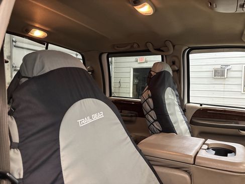 Used 2004 Ford F350 XL image 25