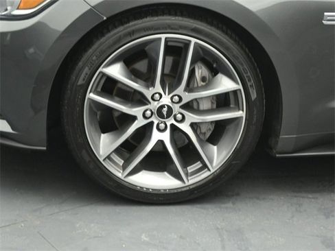 Used 2015 Ford Mustang GT Premium image 28