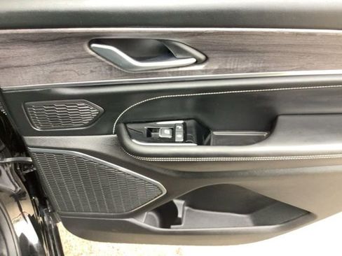 Used 2023 Jeep Grand Cherokee L Overland image 17