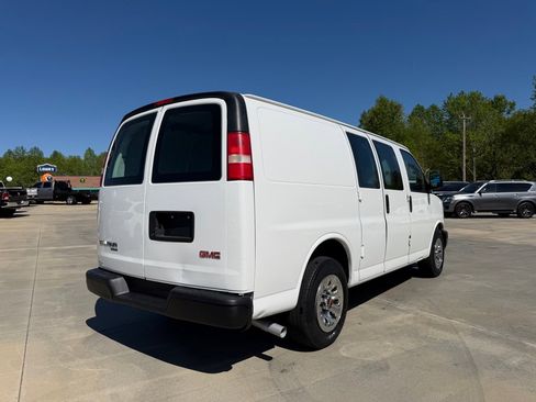 Used 2014 GMC Savana 1500 image 4