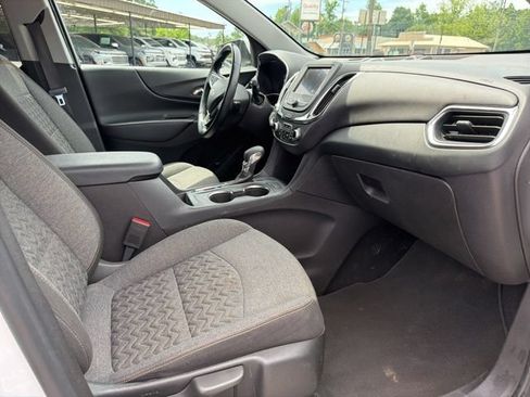 Used 2024 Chevrolet Equinox LT FWD image 11