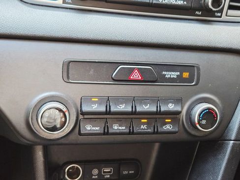 Used 2019 Kia Sportage LX image 25