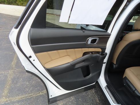 New 2026 Kia Sorento SX Prestige w/ Olive Brown Leather Package image 28