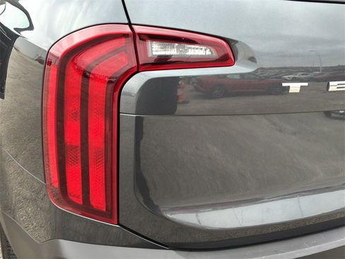 Certified 2021 Kia Telluride LX image 40