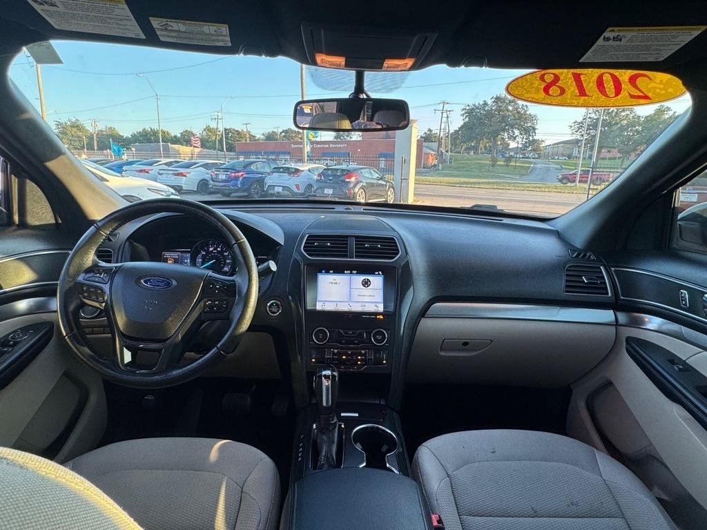 Used 2018 Ford Explorer XLT w/ Equipment Group 201A FWD image 19