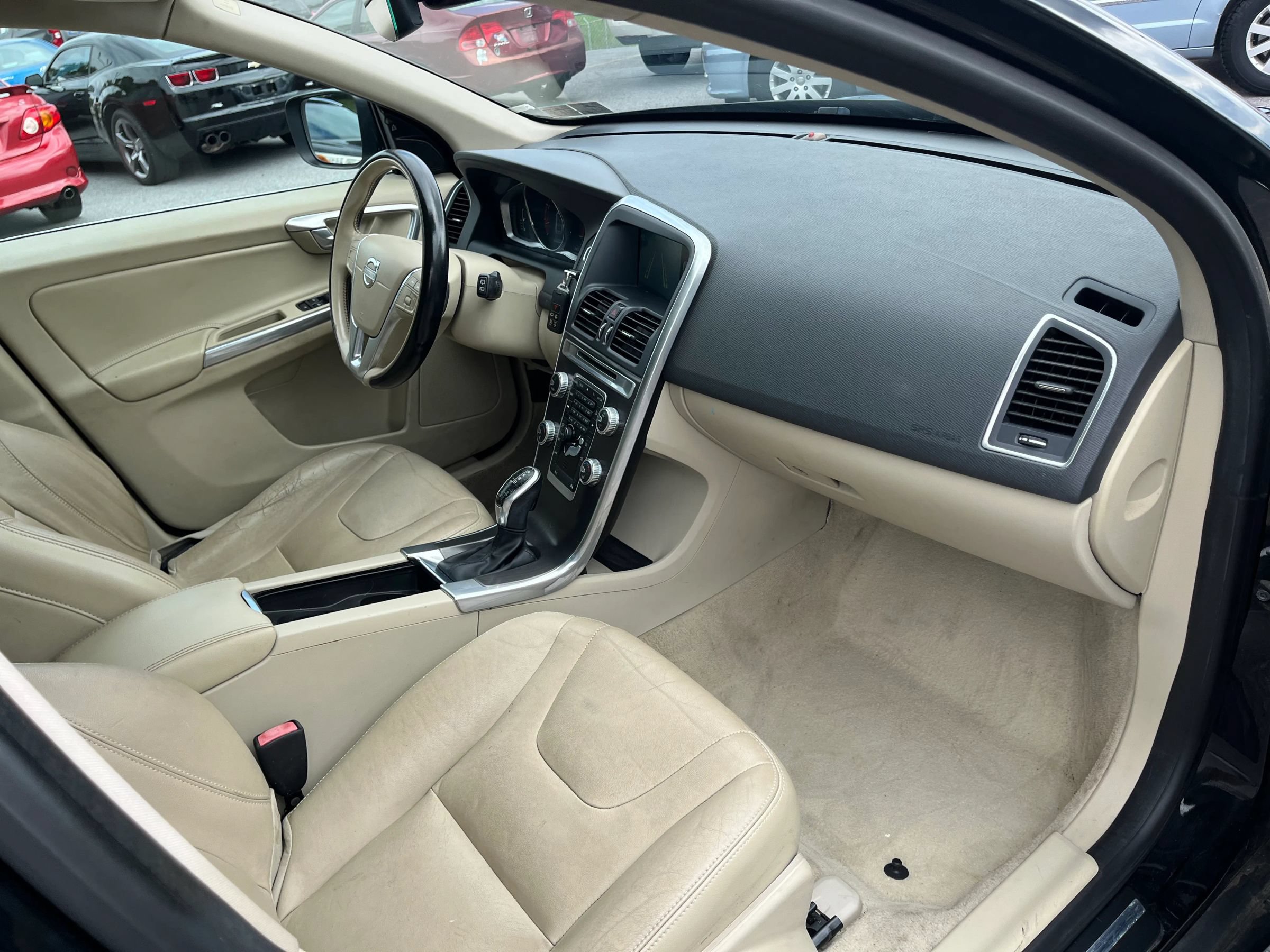 Used 2015 Volvo XC60 T5 AWD/4WD image 11