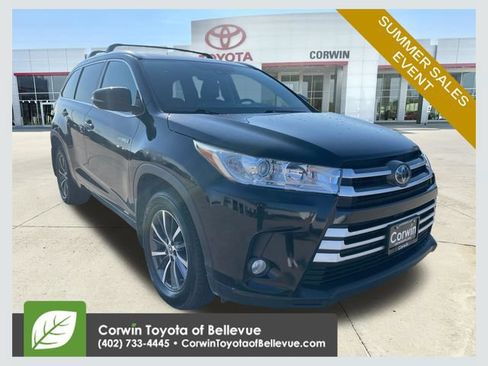 Used 2018 Toyota Highlander XLE AWD/4WD image 1