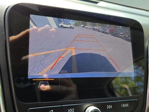 Used 2020 Chevrolet Equinox LT image 19