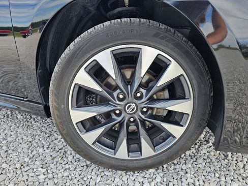 Used 2019 Nissan Sentra SR FWD image 76