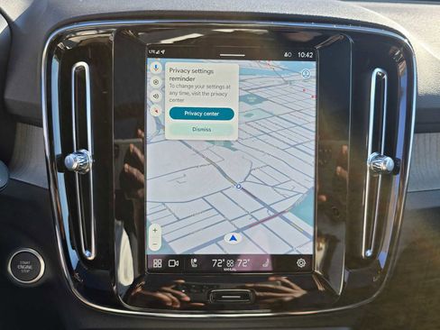 Used 2024 Volvo XC40 B5 Plus w/ Climate Package image 28