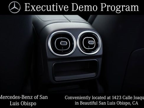 Used 2025 Mercedes-Benz C 300 Sedan image 34