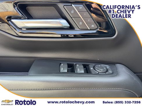 Used 2025 Chevrolet Suburban Z71 AWD/4WD image 20