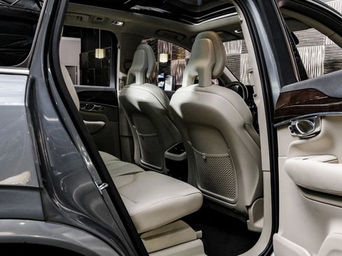 Used 2017 Volvo XC90 T6 Momentum w/ Convenience Package image 37