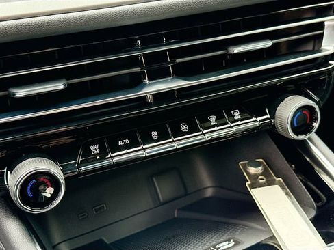 New 2026 Chevrolet Traverse LT w/ Midnight/Sport Edition image 17