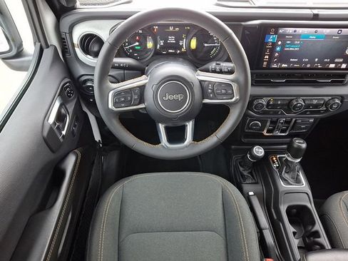 Used 2024 Jeep Wrangler Unlimited Sahara image 14
