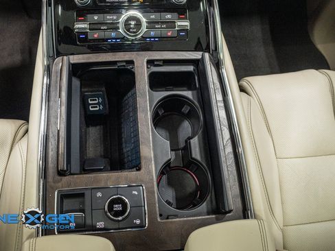 Used 2020 Lincoln Navigator Reserve w/ Equipment Group 208A Reserve image 21