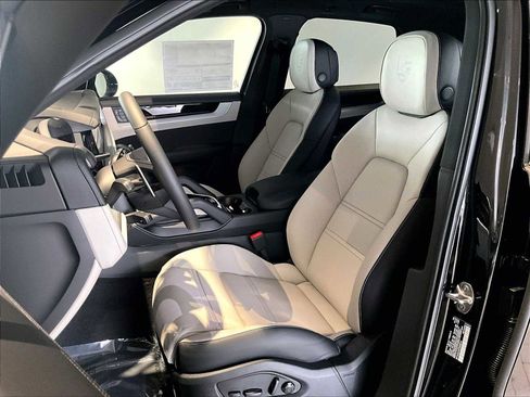 New 2026 Porsche Cayenne image 5