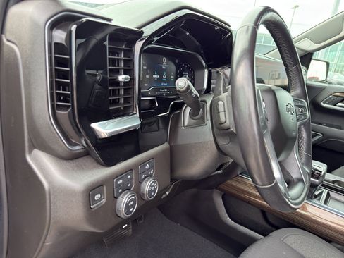 Used 2023 Chevrolet Silverado 1500 RST w/ Z71 Off-Road Package AWD/4WD image 16
