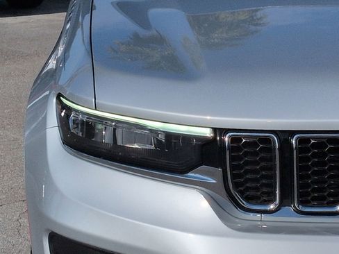 Certified 2023 Jeep Grand Cherokee L Overland w/ Advanced Protech Group III AWD/4WD image 10