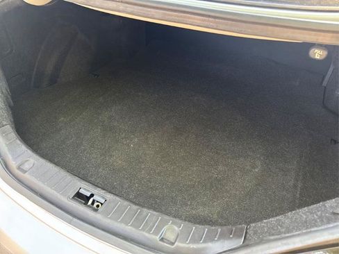 Used 2012 Hyundai Genesis 3.8 RWD image 22