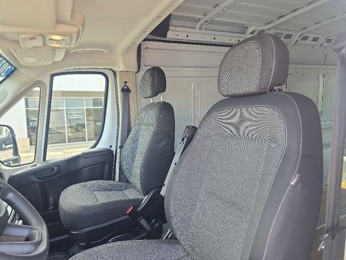 Used 2022 RAM ProMaster 2500 w/ Convenience Group FWD image 21