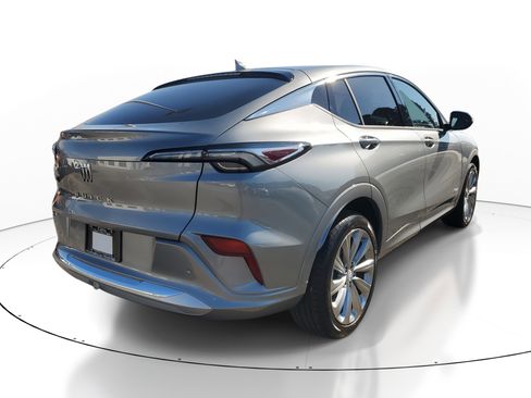 New 2025 Buick Envista Avenir image 3